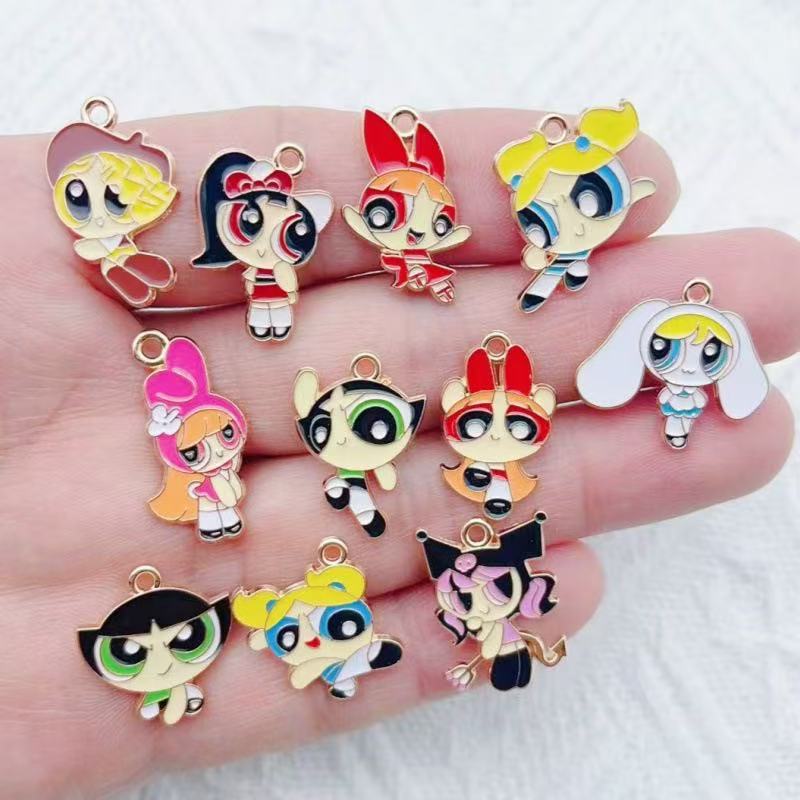 Jewelry Making Party - จี้รูปการ์ตูนสาวน้อยเคลือบน้ำมัน 10 ชิ้น ทำจากโลหะผสม สำหรับทำเครื่องประดับ DIY