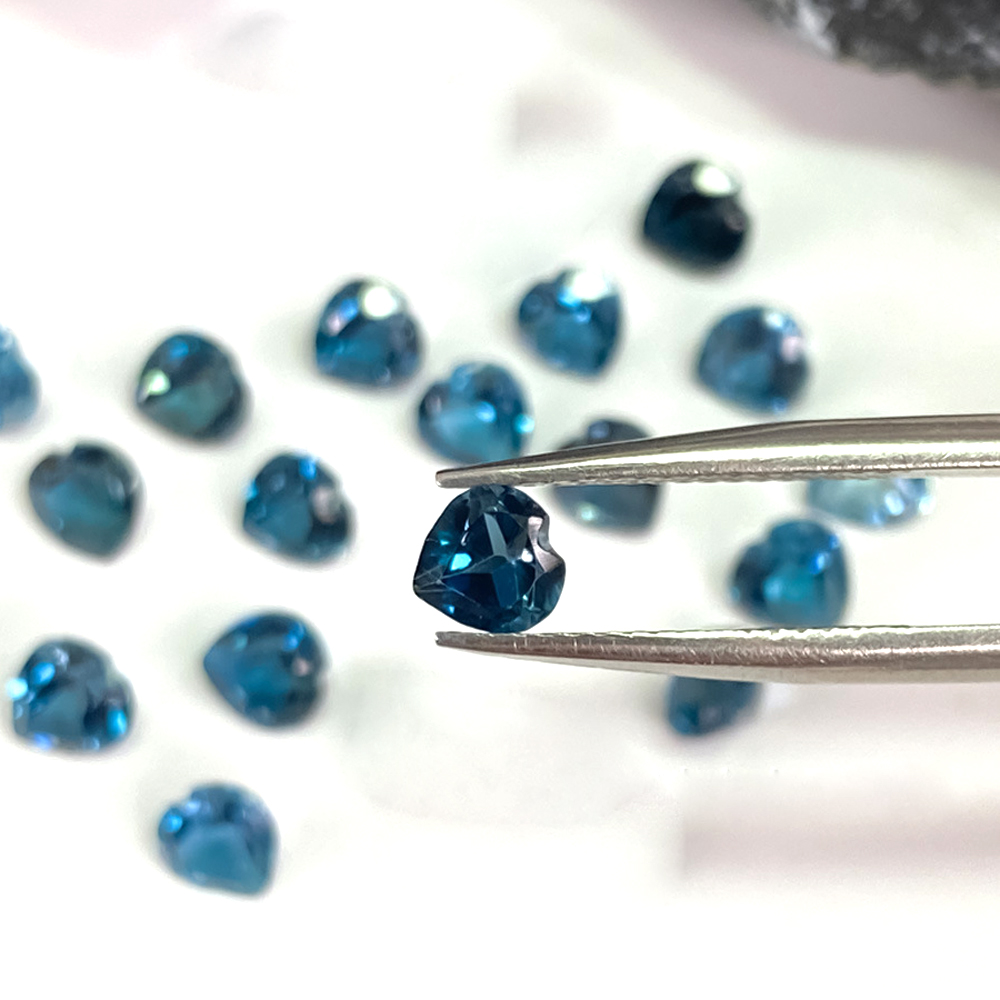 Jewelry Making In London - หินแท้ธรรมชาติ 20 ชิ้น โทแพซลอนดอนบลู กึ่งมีค่า รูปหัวใจ