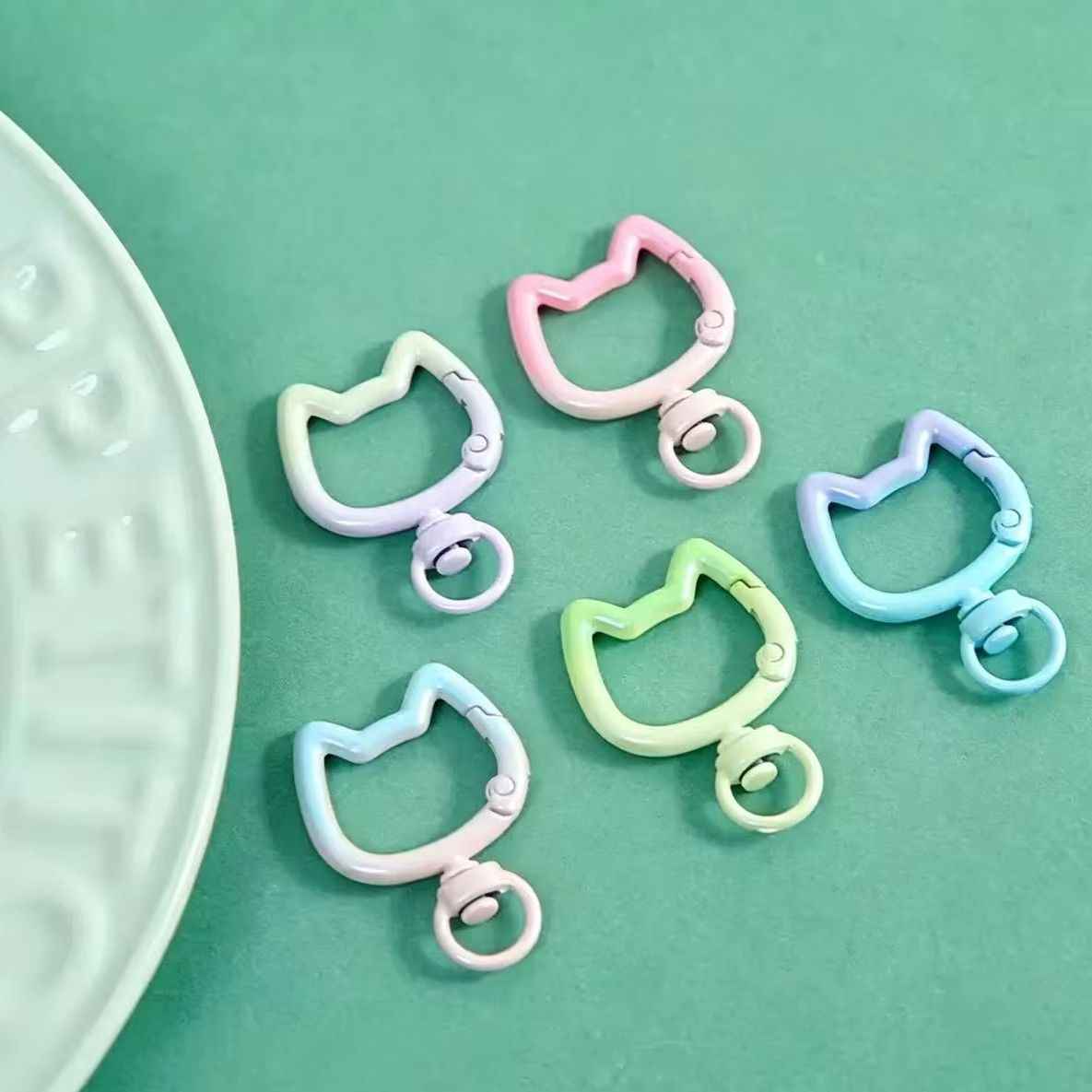Jewelry Making Hobby - พวงกุญแจรูปแมวน่ารักแบบไล่สี 5-10 ชิ้น พร้อมตัวล็อคแบบเปิดได้ สำหรับงาน DIY